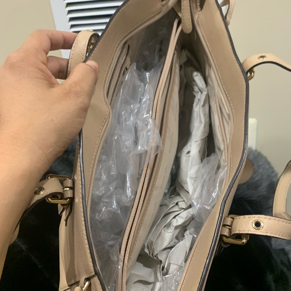 Authentic Michael kors handbag - Picture 5 of 6